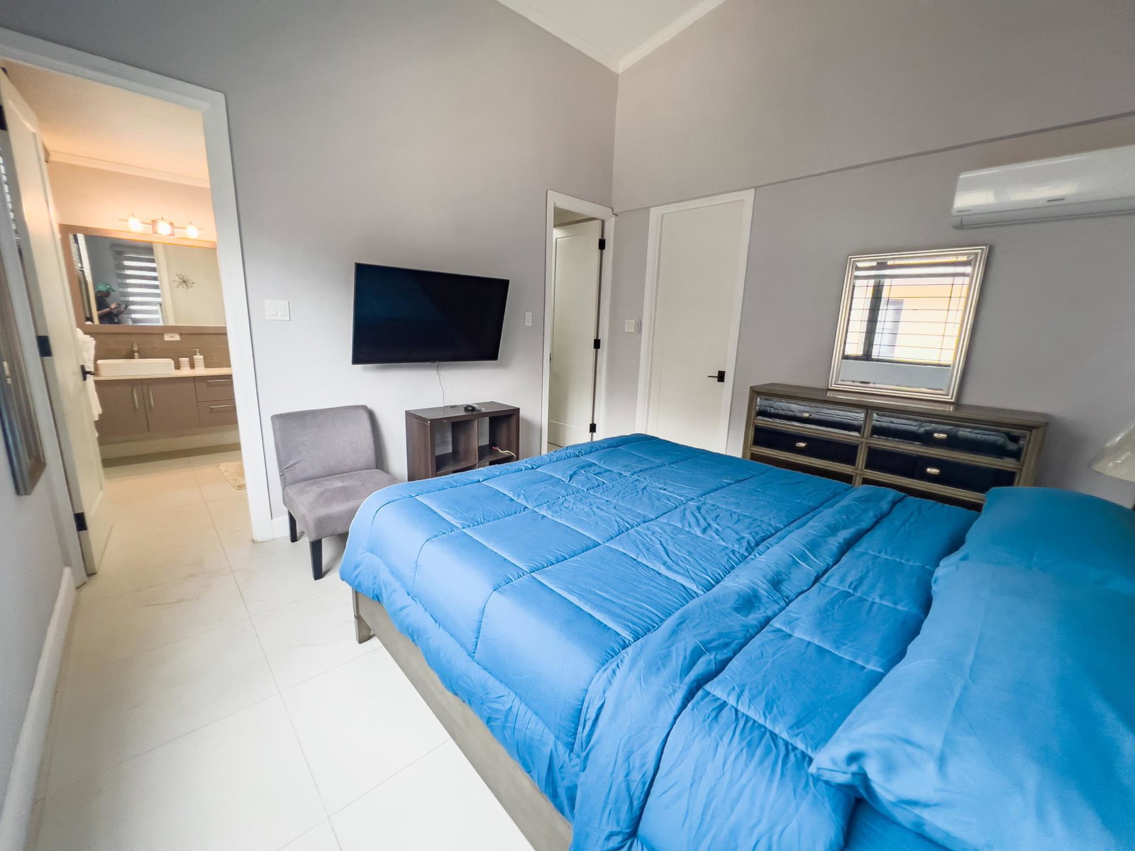 Twentieth image of Th-13-27-29 Hopefield in Kingston 6, St. Andrew, Jamaica - property is For Rent