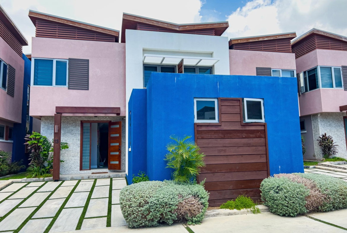 Twenty-Seventh image of Th-13-27-29 Hopefield in Kingston 6, St. Andrew, Jamaica - property is For Rent