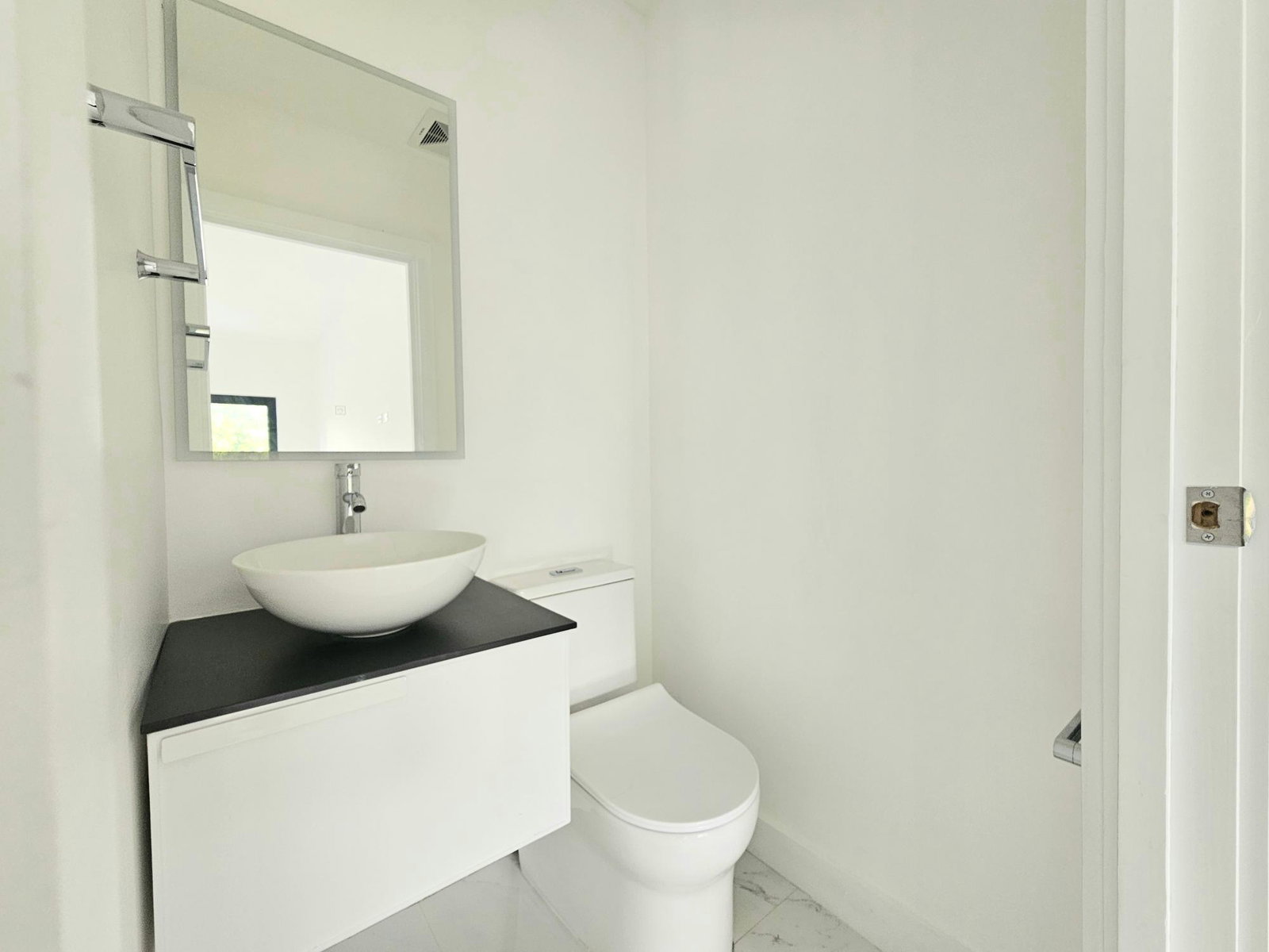 Spacious-1-Bedroom-Apartment-for-Rent-in-Kingston-8-Barbican-Area Sixth image of 5-37 Hibiscus Drive in Kingston 8, St. Andrew, Jamaica - property is For Rent