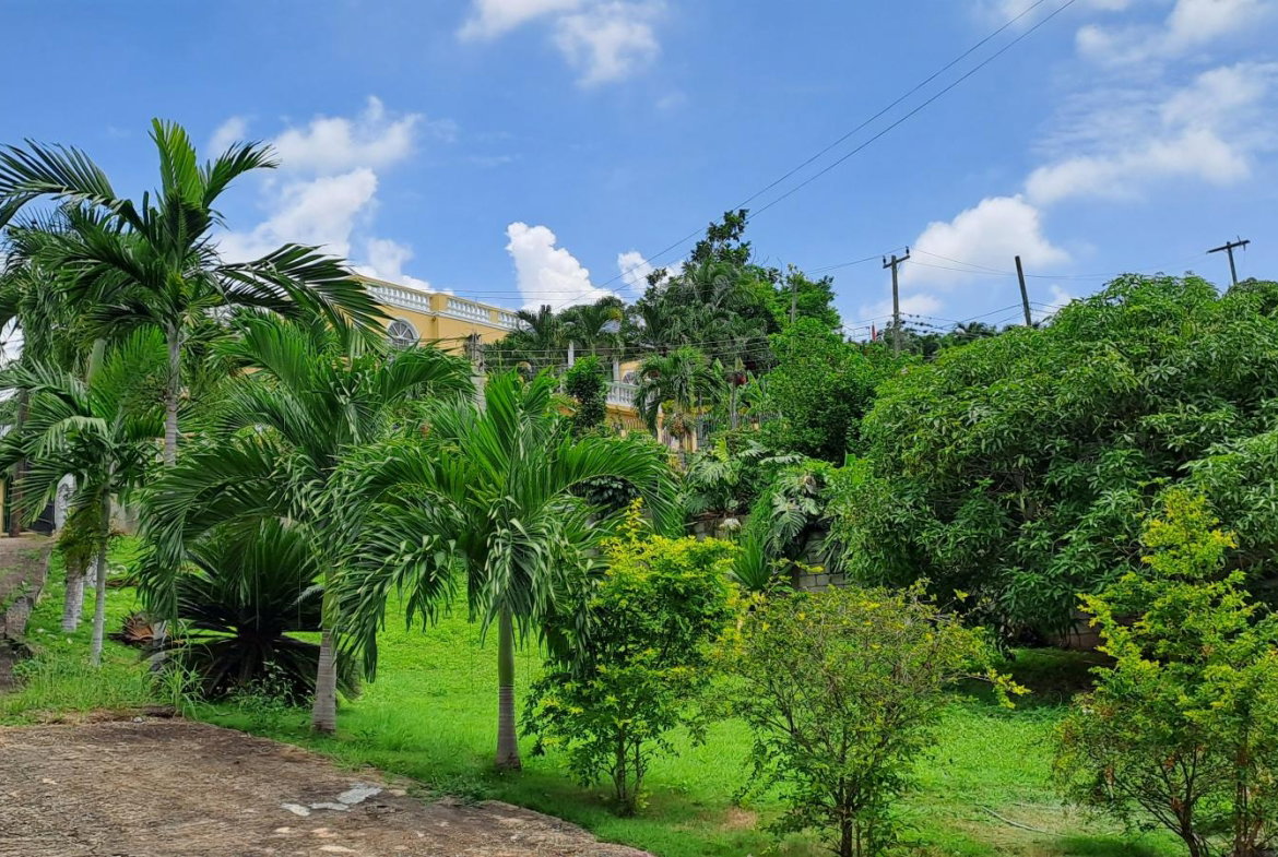 First image of West Oakridge in Kingston 8, St. Andrew, Jamaica - property is For Rent