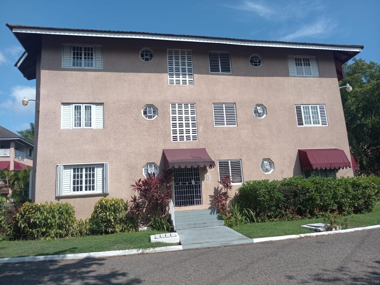 First image of Apt 101c-14 Kingsway Avenue, Kingston in Kingston 10, St. Andrew, Jamaica - property is For Rent