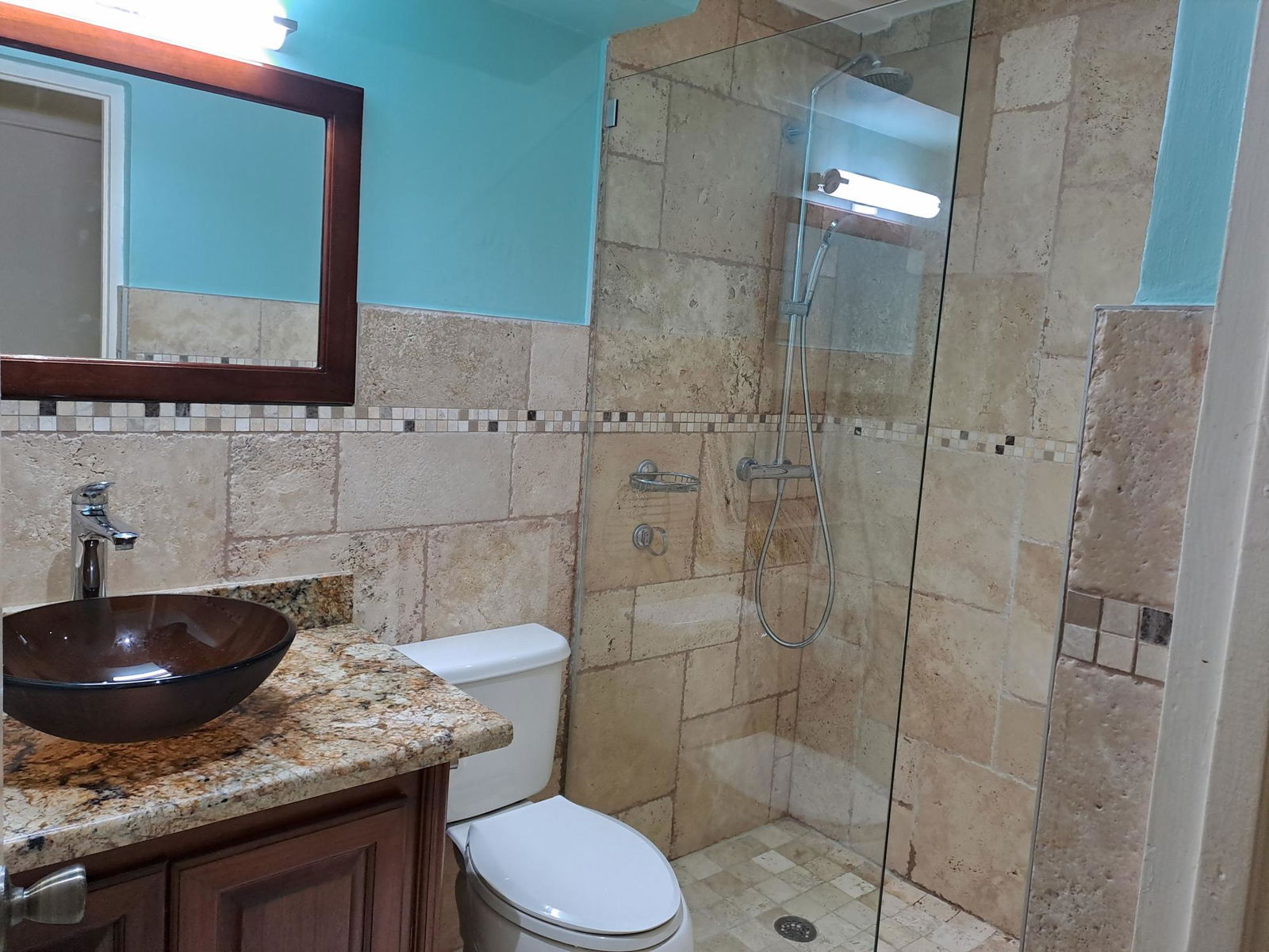 Thirteenth image of Abbey Court, Trafalgar rd in Kingston 10, St. Andrew, Jamaica - property is For Rent