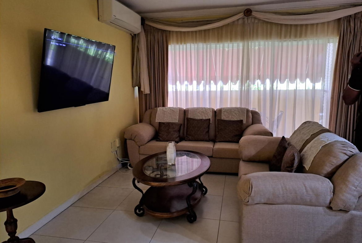 Fifteenth image of Abbey Court, Trafalgar rd in Kingston 10, St. Andrew, Jamaica - property is For Rent