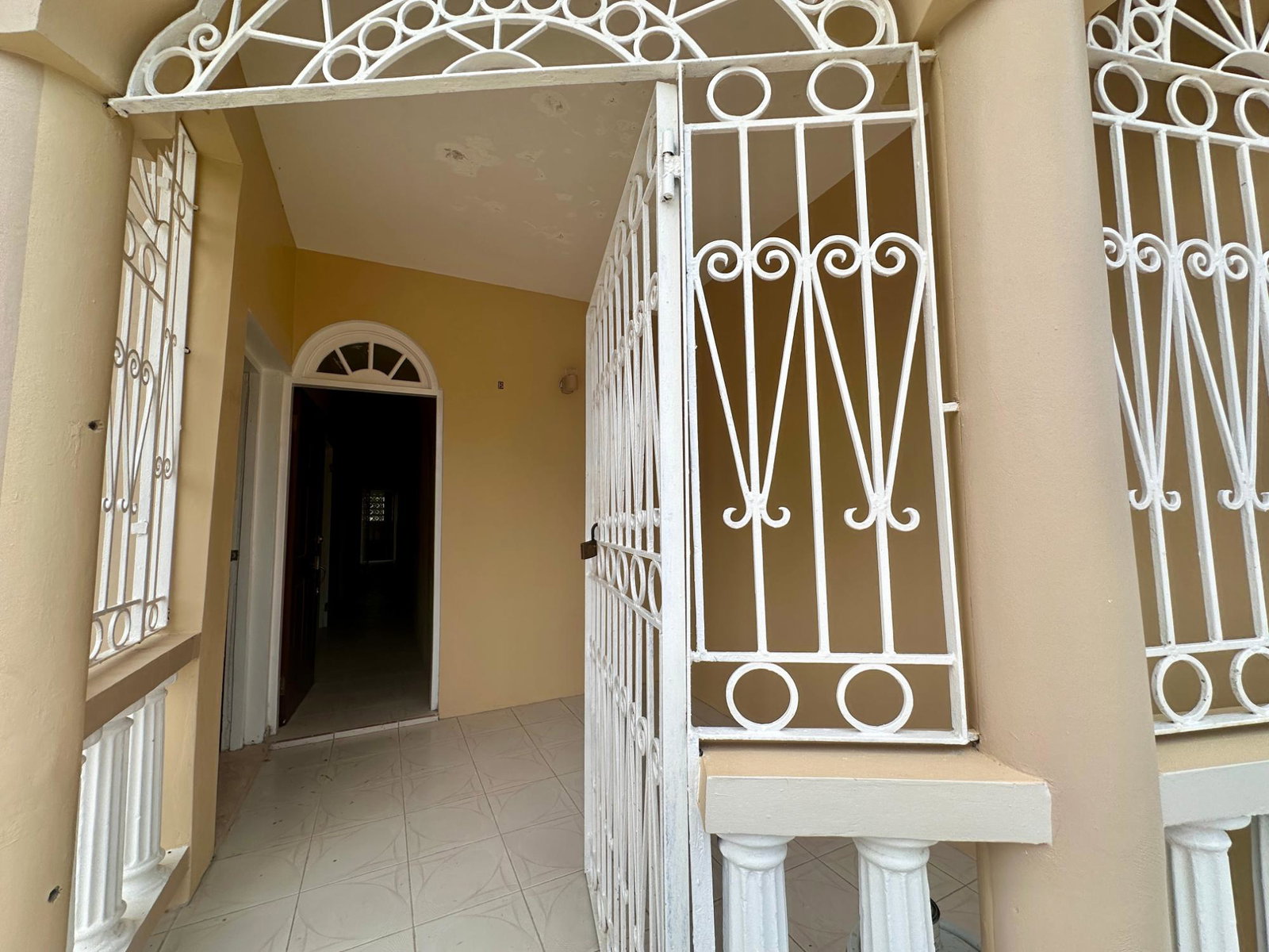 Spacious-2-Bedroom-Apartment-for-Rent-in-Northern-Estates-St.-James Second image of B-565 Block 14, Part of Norther in Lilliput, St. James, Jamaica - property is For Rent