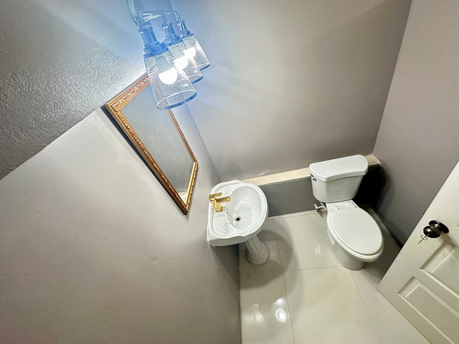 Spacious-2-Bedroom-Apartment-for-Rent-in-Northern-Estates-St.-James Eighth image of A-565 Block 14, Part of Norther in Lilliput, St. James, Jamaica - property is For Rent