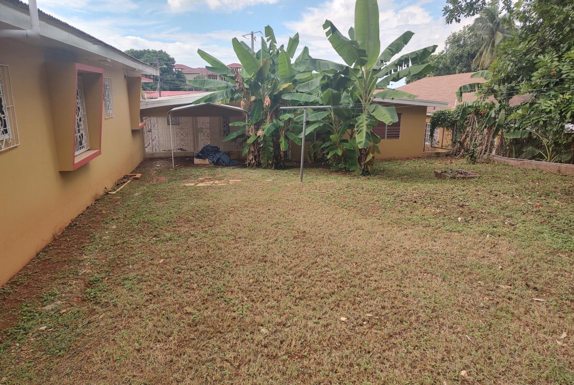 Fifth image of 12 Sandale Crescent in Mannings Hill, St. Andrew, Jamaica - property is For Sale