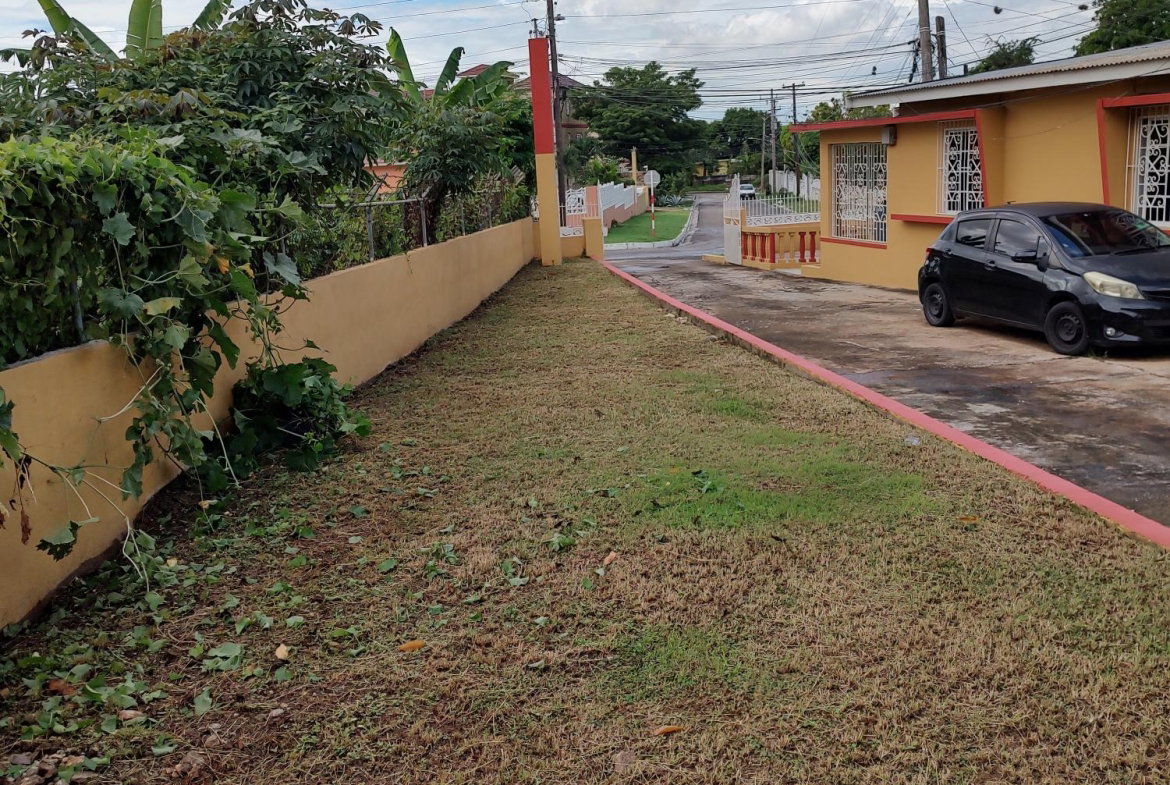 Eighth image of 12 Sandale Crescent in Mannings Hill, St. Andrew, Jamaica - property is For Sale
