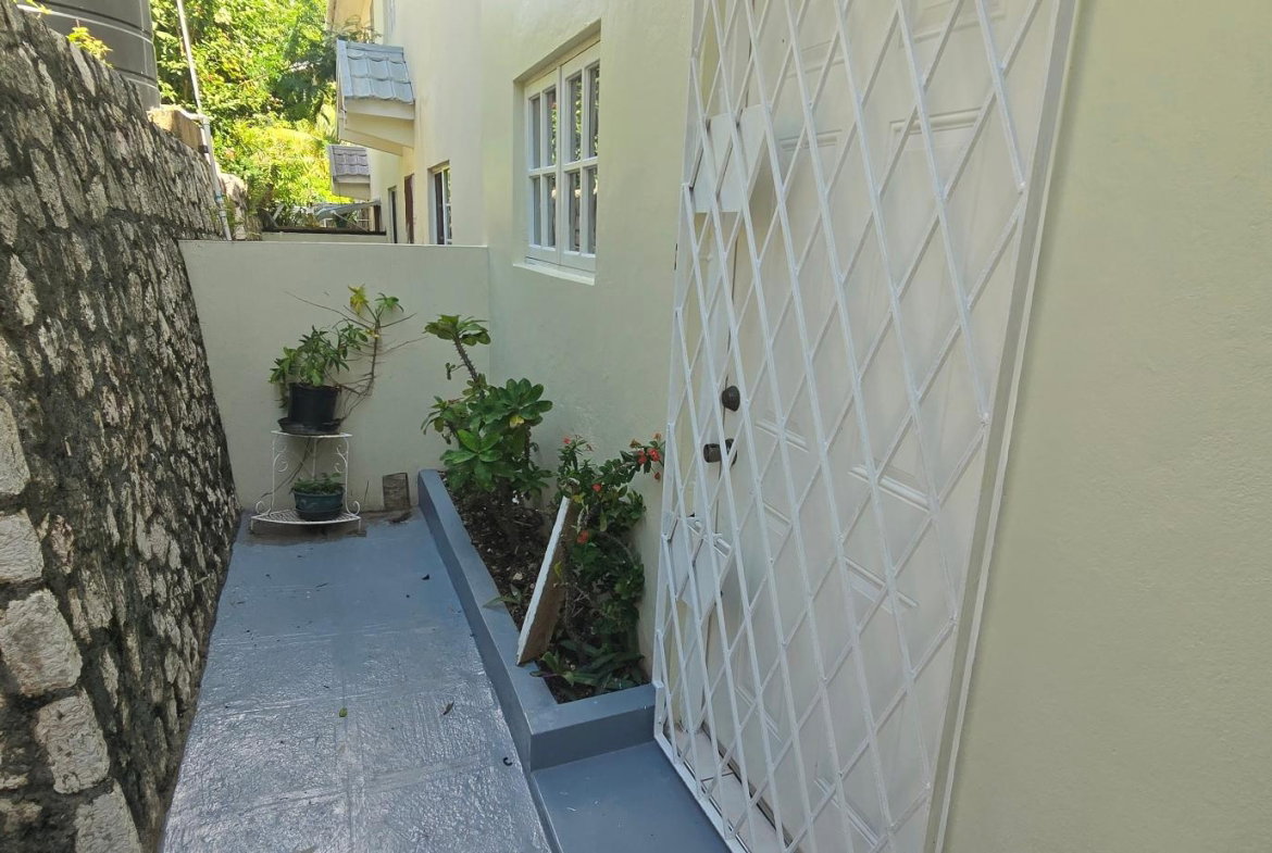 Fifth image of 4a-36 Leas Flat in Kingston 19, St. Andrew, Jamaica - property is For Rent