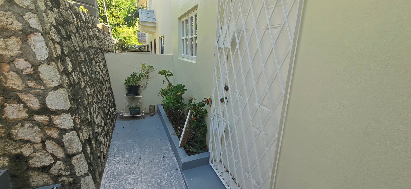 Fifth image of 4a-36 Leas Flat in Kingston 19, St. Andrew, Jamaica - property is For Rent