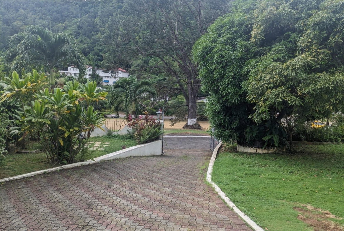 Fifth image of 7 Belgrade Close in Kingston 19, St. Andrew, Jamaica - property is For Sale