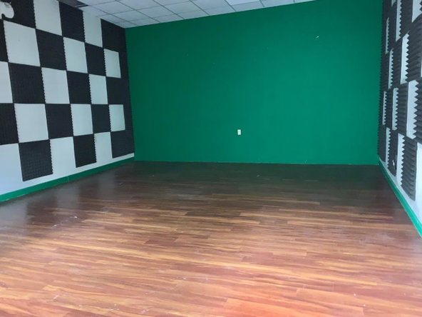 Seventh image of 7 North Street in KINGSTON, Kingston, Jamaica - property is For Rent