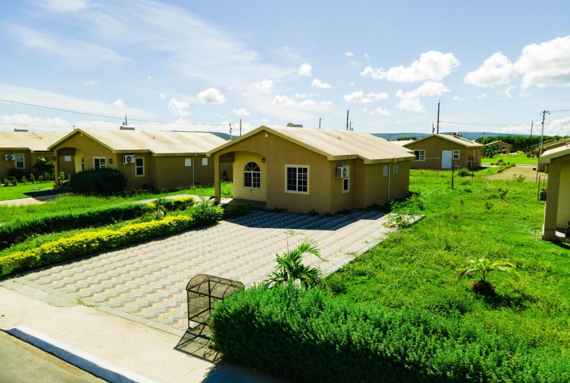 Second image of Lot 1975- Phoenix Park Village Pha in Phoenix Park, St. Catherine, Jamaica - property is For Rent