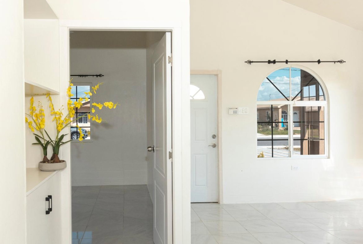 Seventeenth image of Lot 1975- Phoenix Park Village Pha in Phoenix Park, St. Catherine, Jamaica - property is For Rent