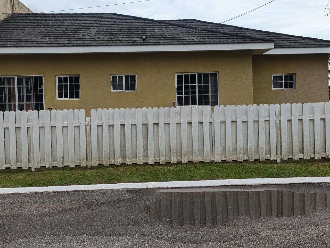 Ninth image of 1a-pearl Cove 30 Villa Road, Mandeville in Mandeville, Manchester, Jamaica - property is For Sale