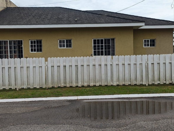 Ninth image of 1a-pearl Cove 30 Villa Road, Mandeville in Mandeville, Manchester, Jamaica - property is For Sale