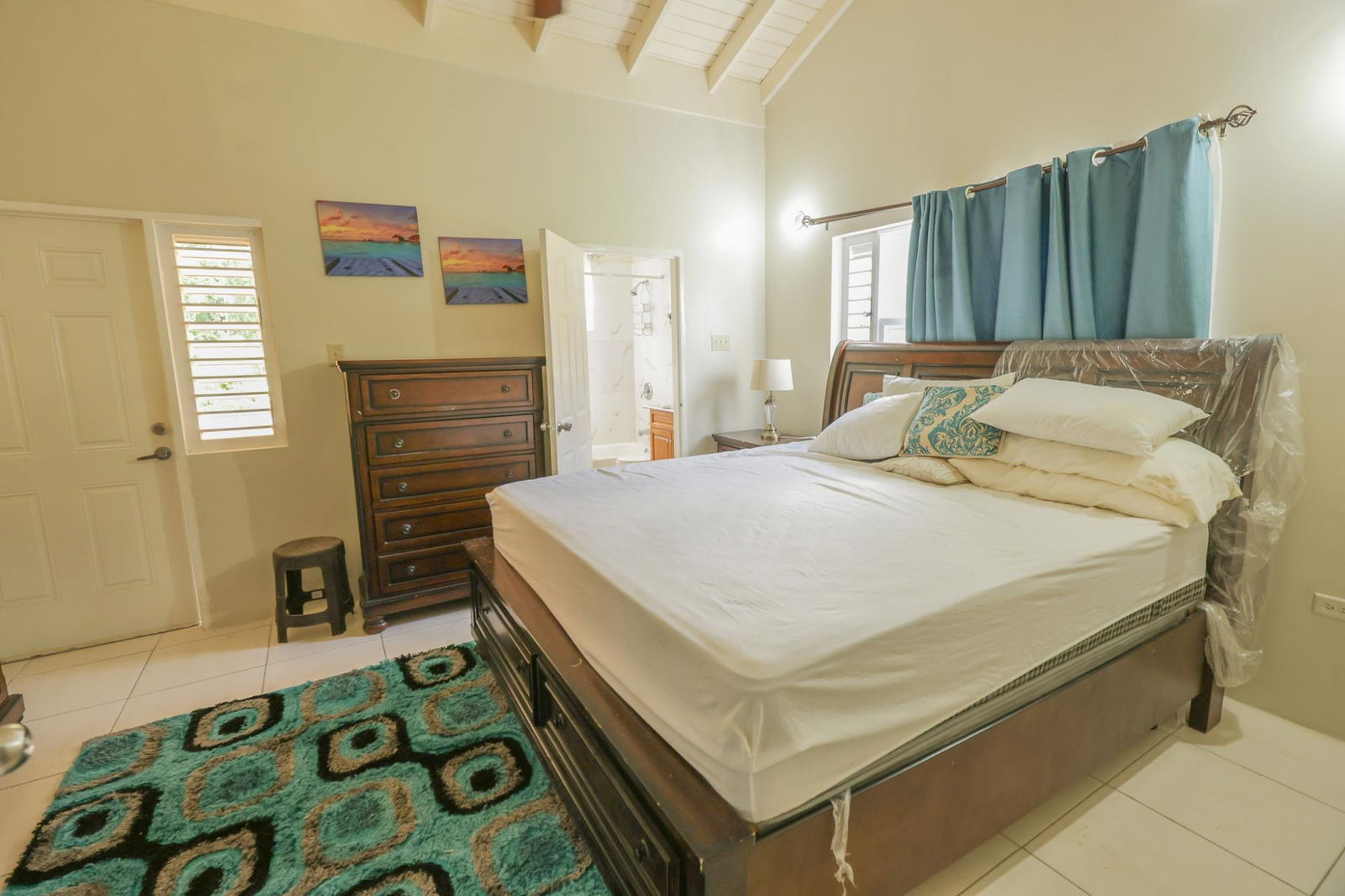 Stunning-2BR-Townhouse-for-Rent-in-Runaway-Bay-Jamaica Fifth image of 509- Canoe Drive The Savannah in Runaway Bay, St. Ann, Jamaica - property is For Rent