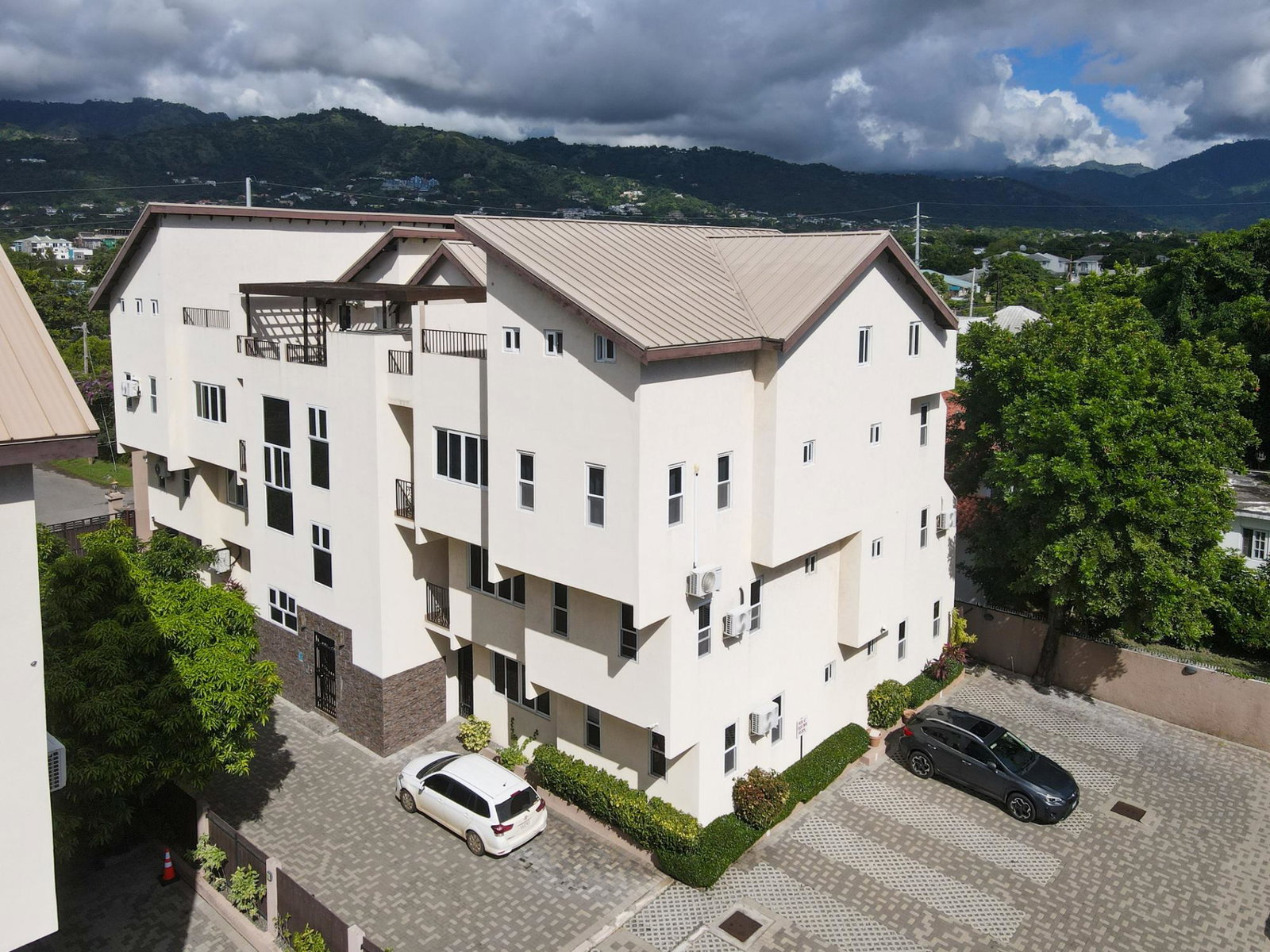 Thirteenth image of 18 Sandhurst Crescent in Kingston 6, St. Andrew, Jamaica - property is For Rent