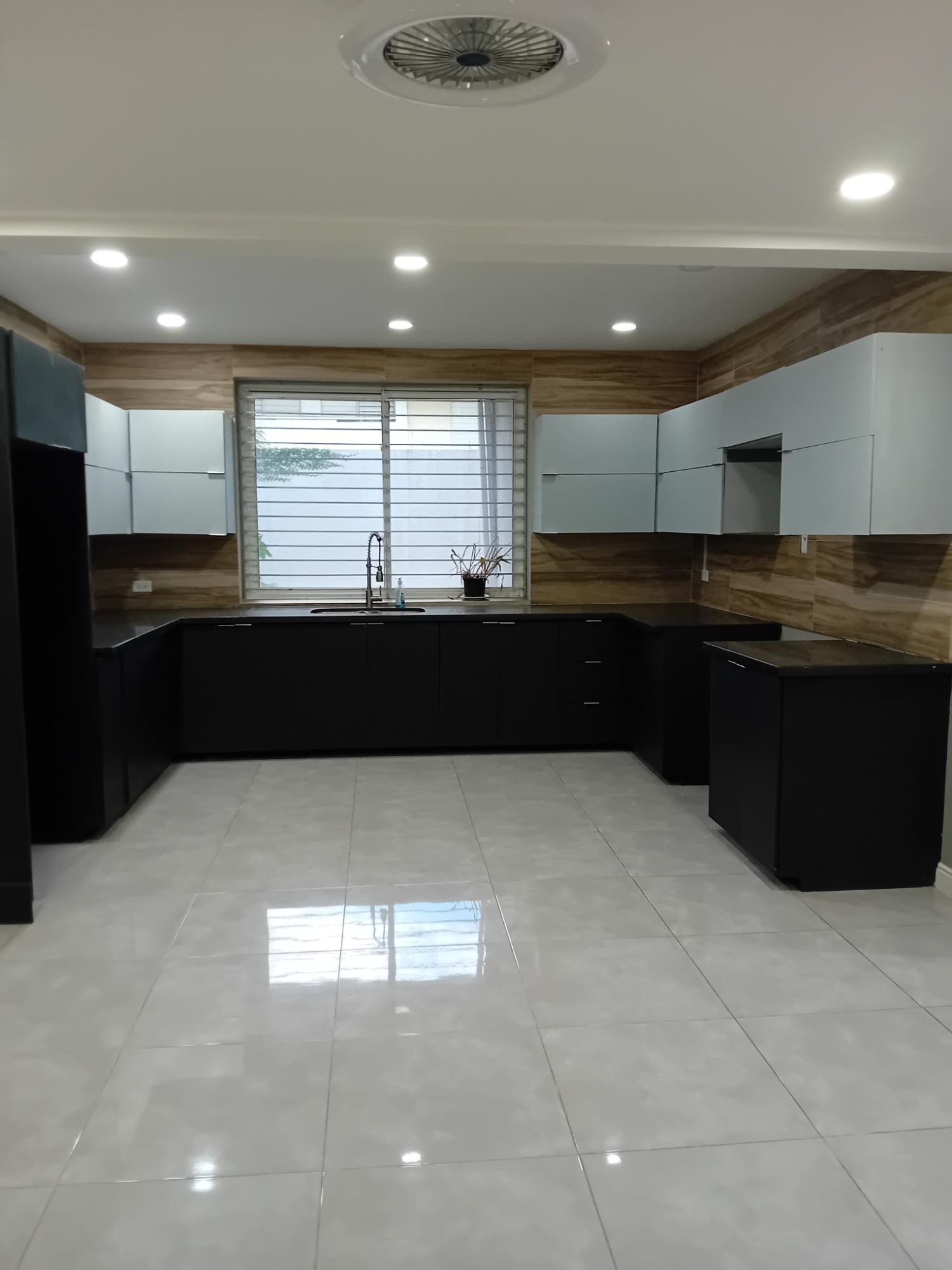 Sixth image of Th2-2 Par Drive, Kingston 8 in Kingston 8, St. Andrew, Jamaica - property is For Rent
