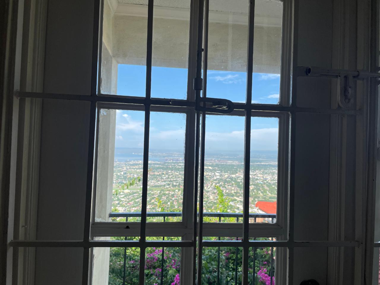 Fourteenth image of Portlandia Close, Long mo in Kingston 6, St. Andrew, Jamaica - property is For Rent