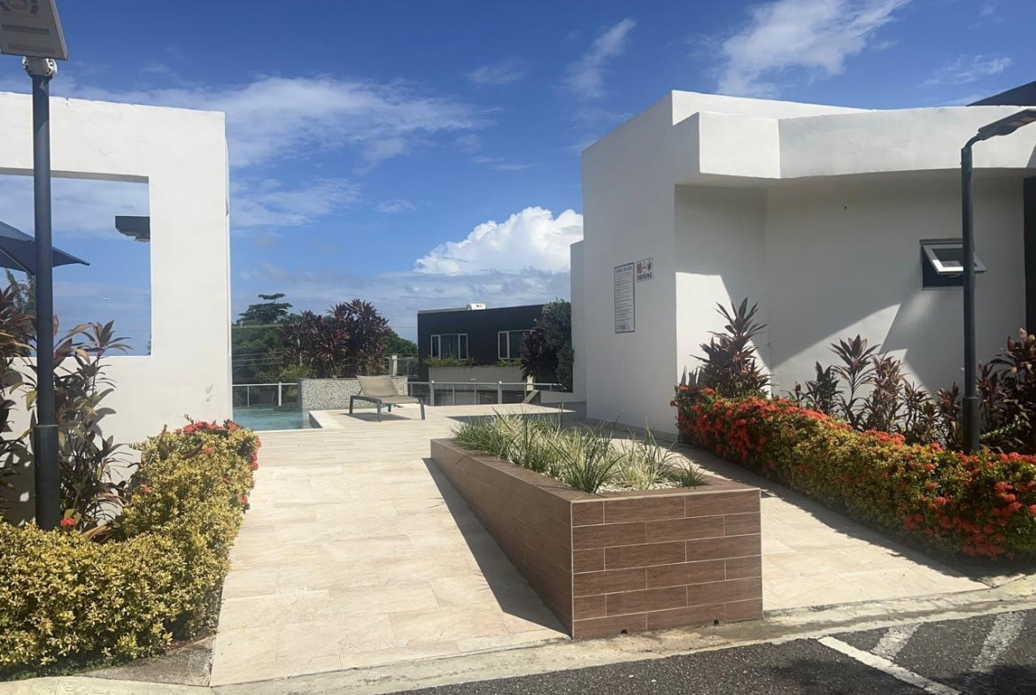 Eleventh image of 2-1a -1b Peters Avenue in Spring Garden, St. James, Jamaica - property is For Rent