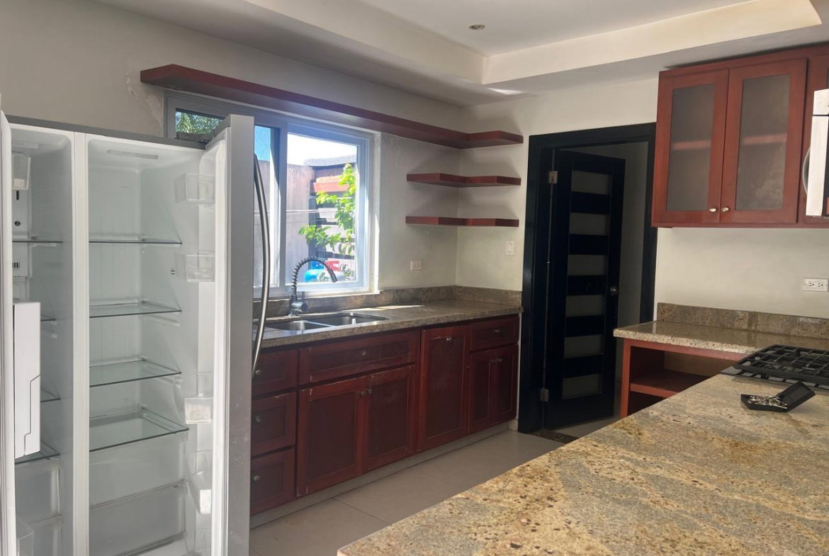 Fifth image of 2-1a -1b Peters Avenue in Spring Garden, St. James, Jamaica - property is For Rent