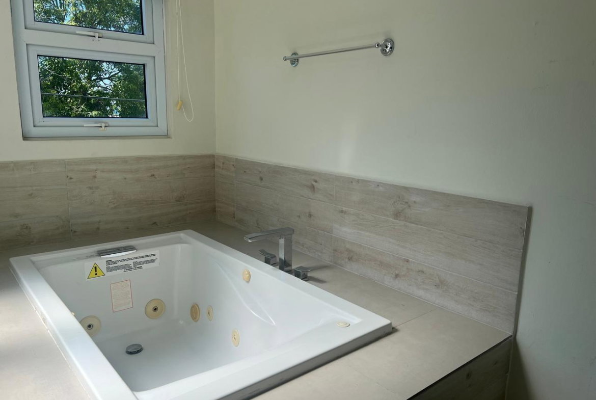 Seventh image of 2-1a -1b Peters Avenue in Spring Garden, St. James, Jamaica - property is For Rent