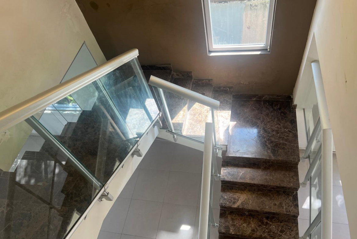 Ninth image of 2-1a -1b Peters Avenue in Spring Garden, St. James, Jamaica - property is For Rent