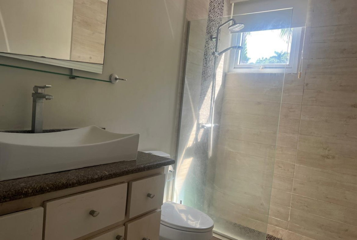 Tenth image of 2-1a -1b Peters Avenue in Spring Garden, St. James, Jamaica - property is For Rent