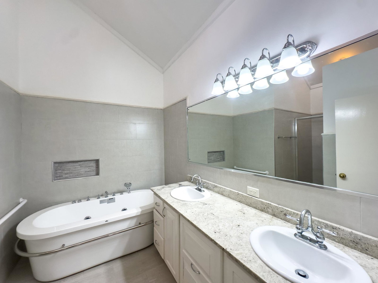Stunning-4-Bed-Townhouse-for-Rent-in-Kingston-8-Glen-Abbey Fourteenth image of 11-13a Norbrook Road in Kingston 8, St. Andrew, Jamaica - property is For Rent