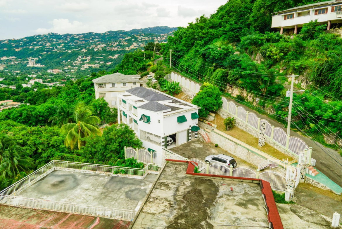 Sixteenth image of 5 West Armour Heights in Kingston 8, St. Andrew, Jamaica - property is For Rent