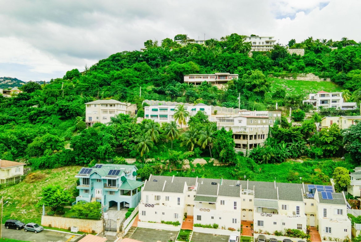 Seventeenth image of 5 West Armour Heights in Kingston 8, St. Andrew, Jamaica - property is For Rent