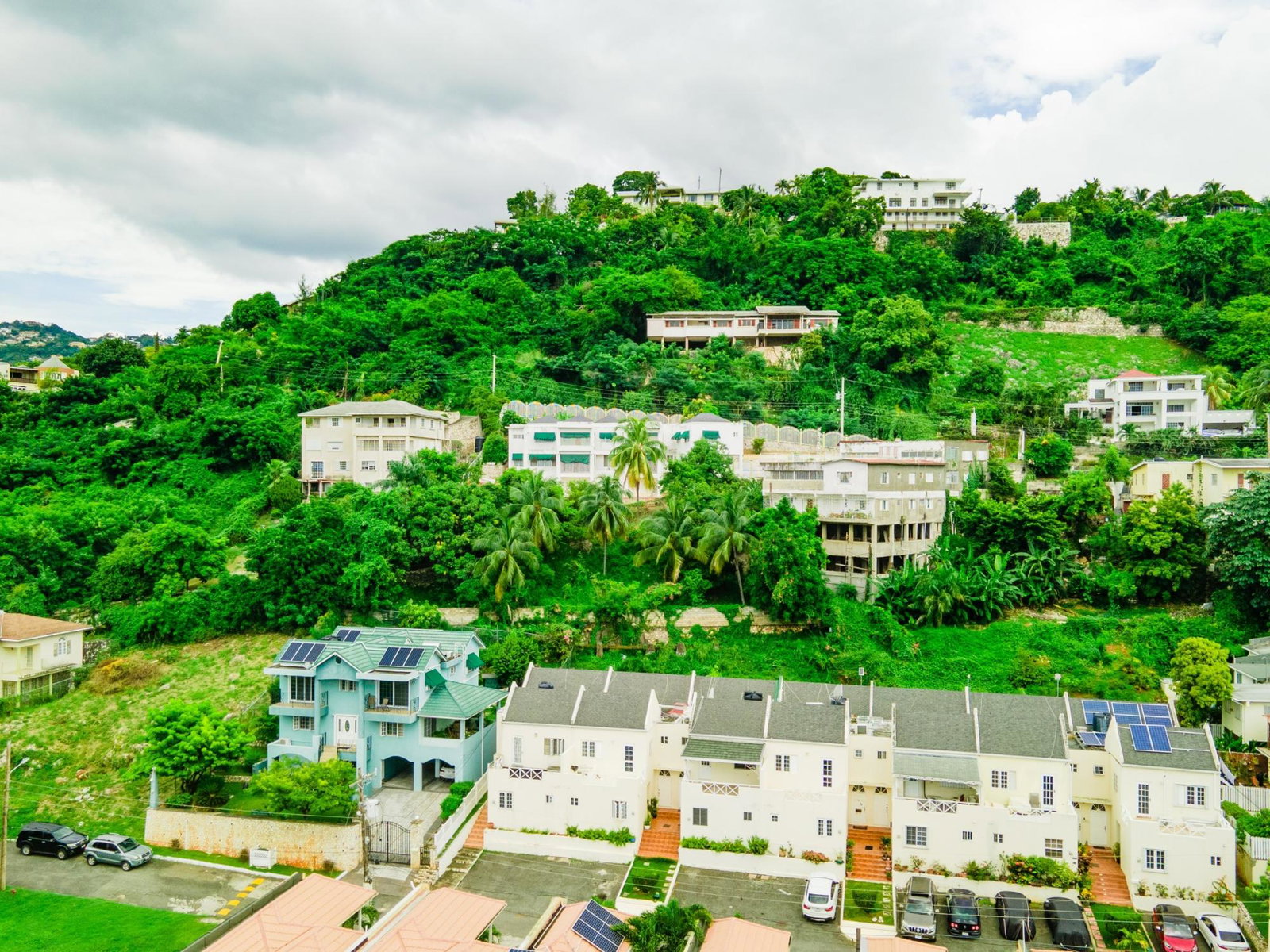 Seventeenth image of 5 West Armour Heights in Kingston 8, St. Andrew, Jamaica - property is For Rent
