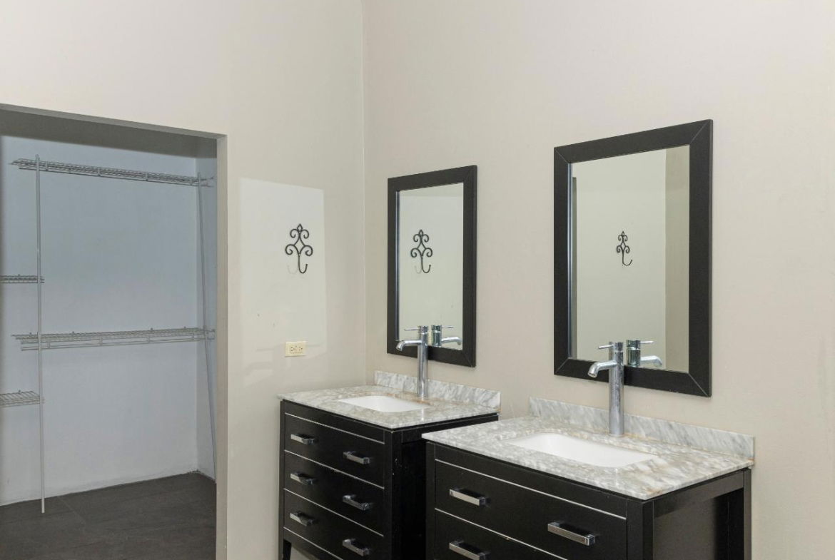 Seventeenth image of 76b Bellevue Drive Kgn 19 in Kingston 19, St. Andrew, Jamaica - property is For Rent