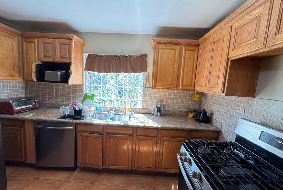 Seventeenth image of 8 Philham Drive in Mandeville, Manchester, Jamaica - property is For Sale