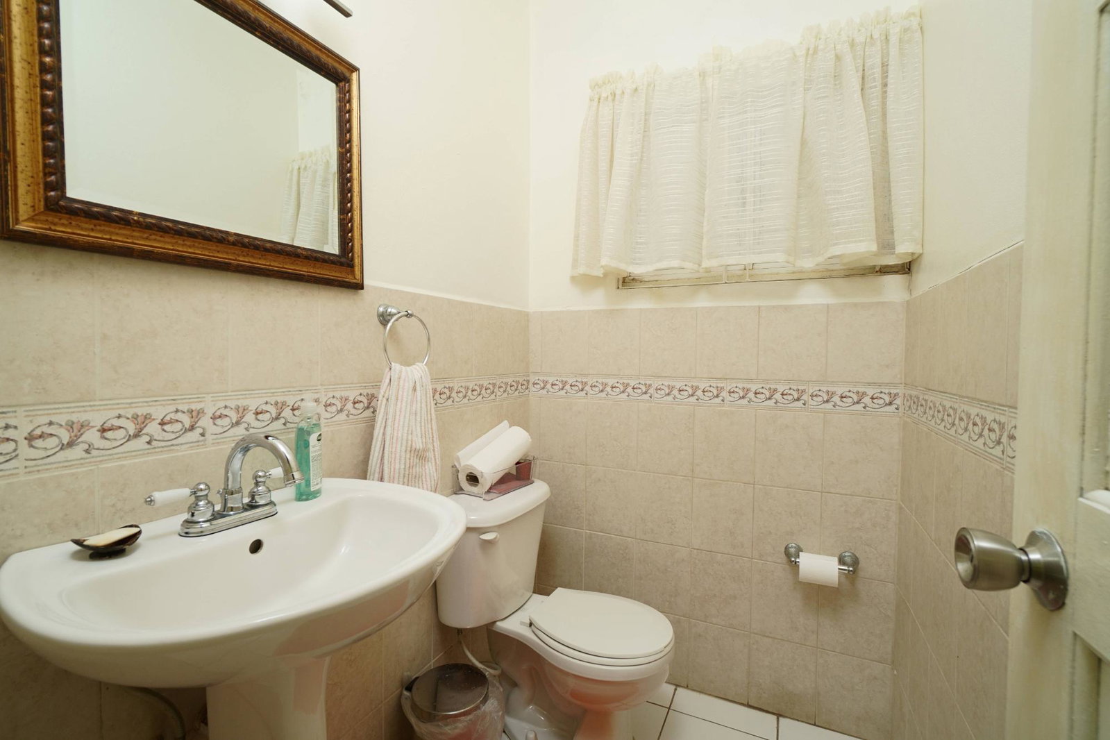 Stunning-Self-Sufficient-Home-for-Sale-in-Woodland-Heights-Jamaica Seventeenth image of Woodland Heights, Red Hil in Kingston 19, St. Andrew, Jamaica - property is For Sale