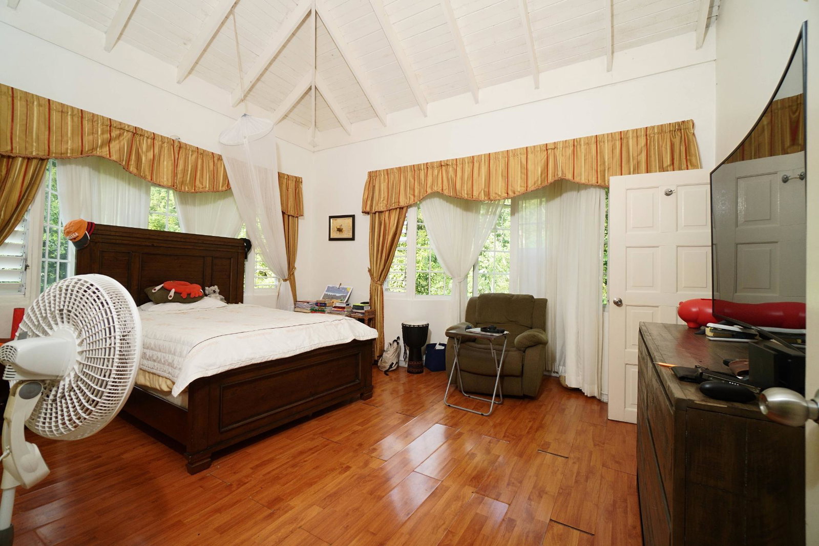 Stunning-Self-Sufficient-Home-for-Sale-in-Woodland-Heights-Jamaica Twenty-Third image of Woodland Heights, Red Hil in Kingston 19, St. Andrew, Jamaica - property is For Sale