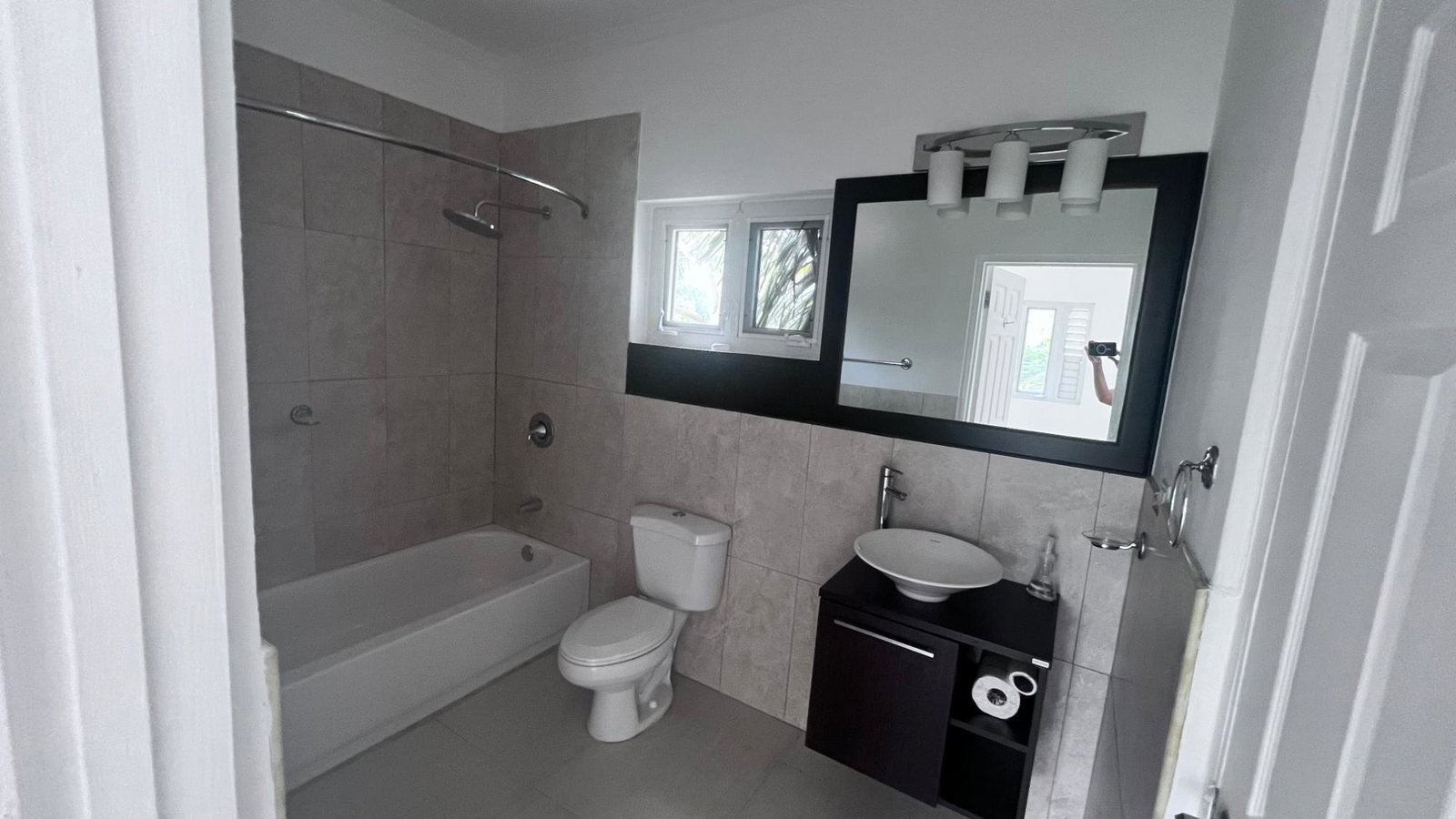 Eleventh image of 3b-11 Durham Avenue, Kingston 6 in Kingston 6, St. Andrew, Jamaica - property is For Rent