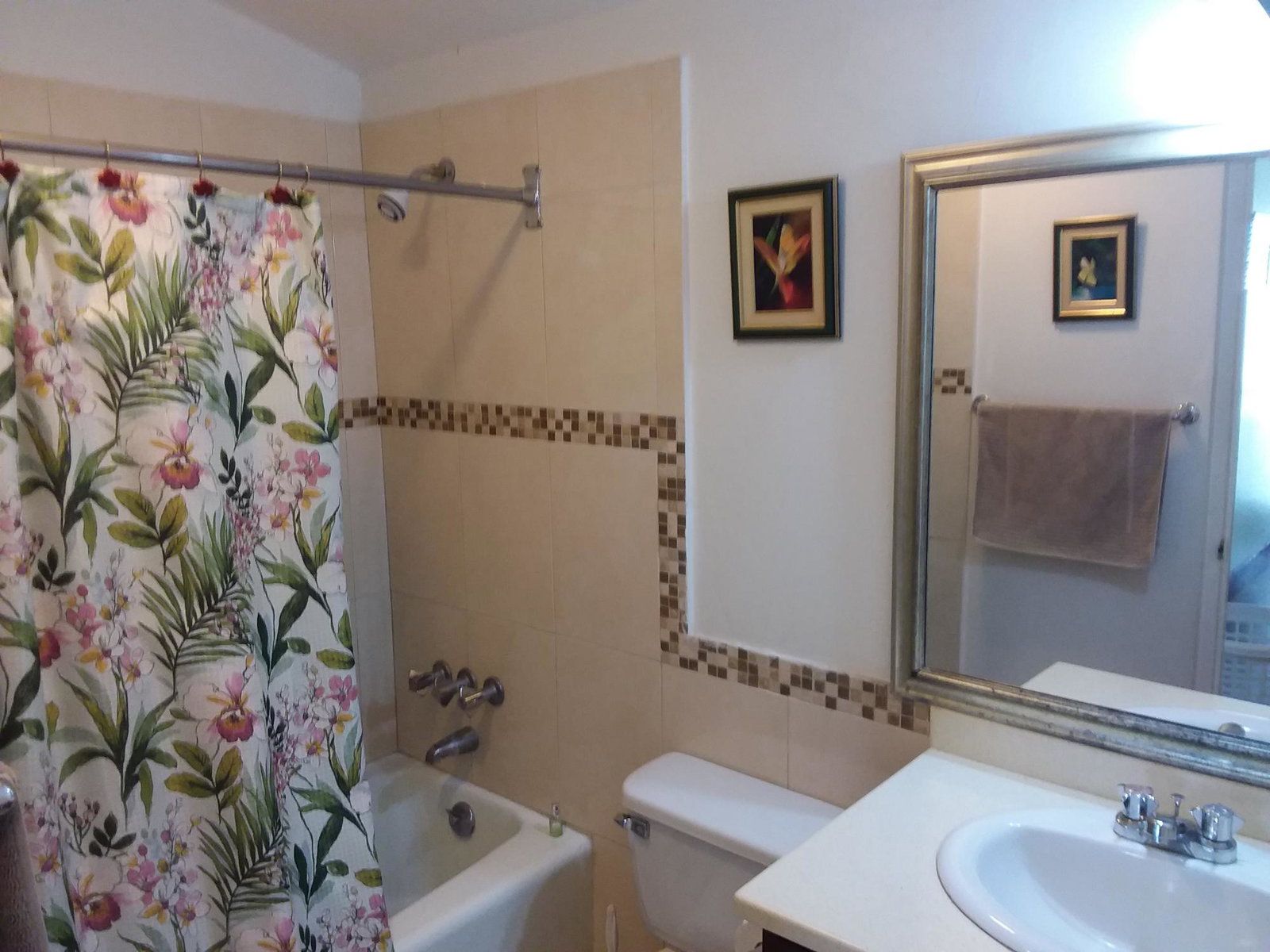 Stylish-2-Bed-Apartment-for-Rent-in-St.-Andrew-Jamaica Tenth image of D35-44 Trafalgar Road in Kingston 10, St. Andrew, Jamaica - property is For Rent