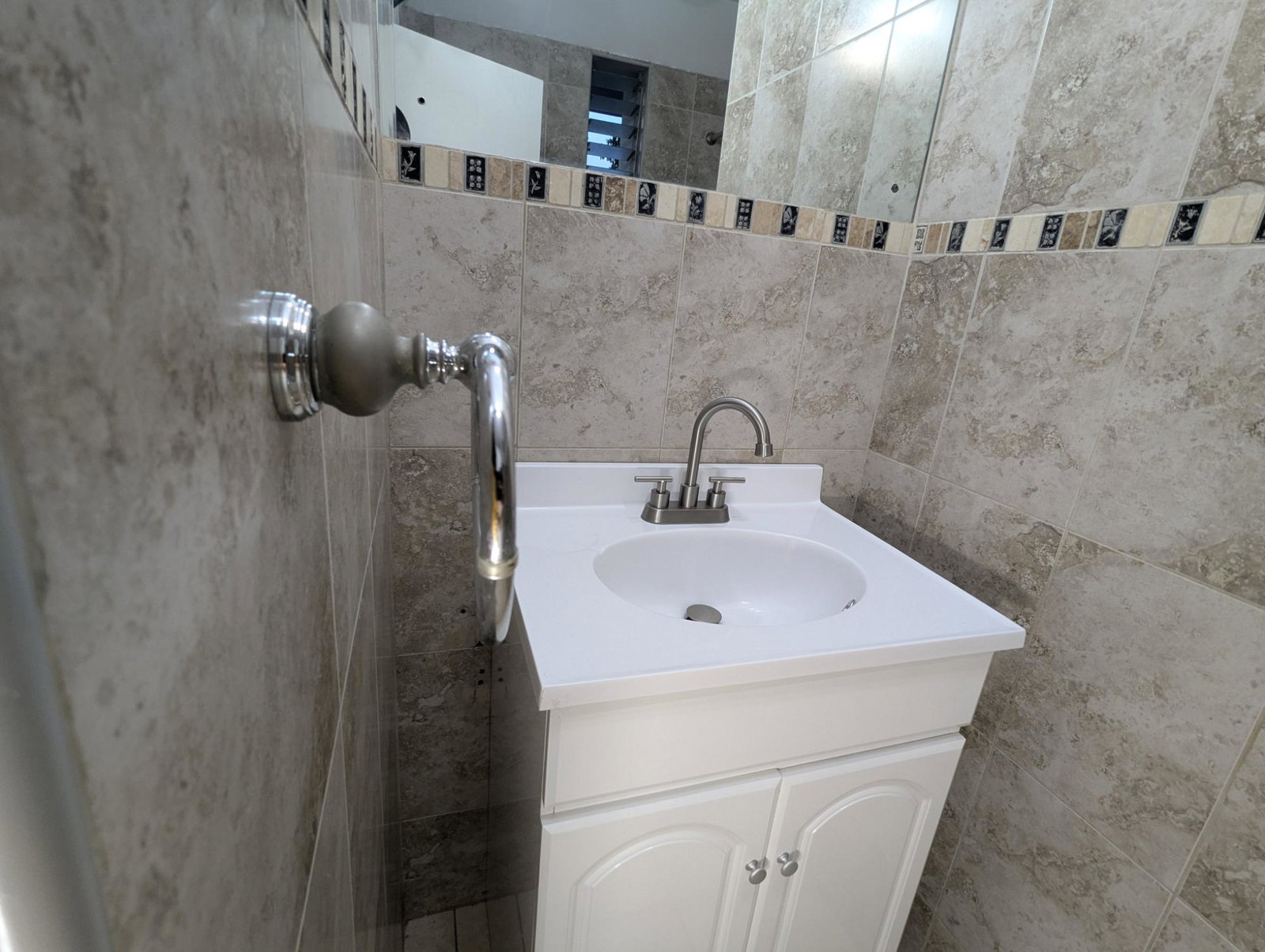 Stylish-2-Bedroom-Apartment-for-Rent-in-New-Kingston Eighth image of 303-23-25 Norwood Avenue in NEW KINGSTON, St. Andrew, Jamaica - property is For Rent