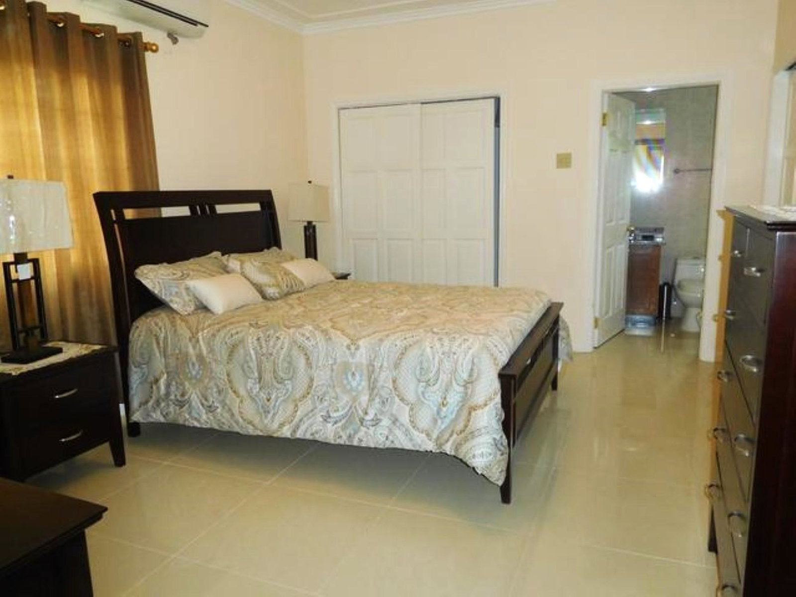 Seventh image of 24-7 Liganuea Avenue in Kingston 6, St. Andrew, Jamaica - property is For Rent