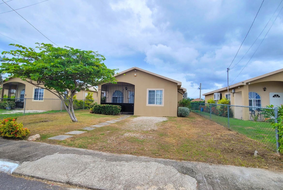 Second image of 1456- Phoenix Park Village in Greater Portmore, St. Catherine, Jamaica - property is For Sale