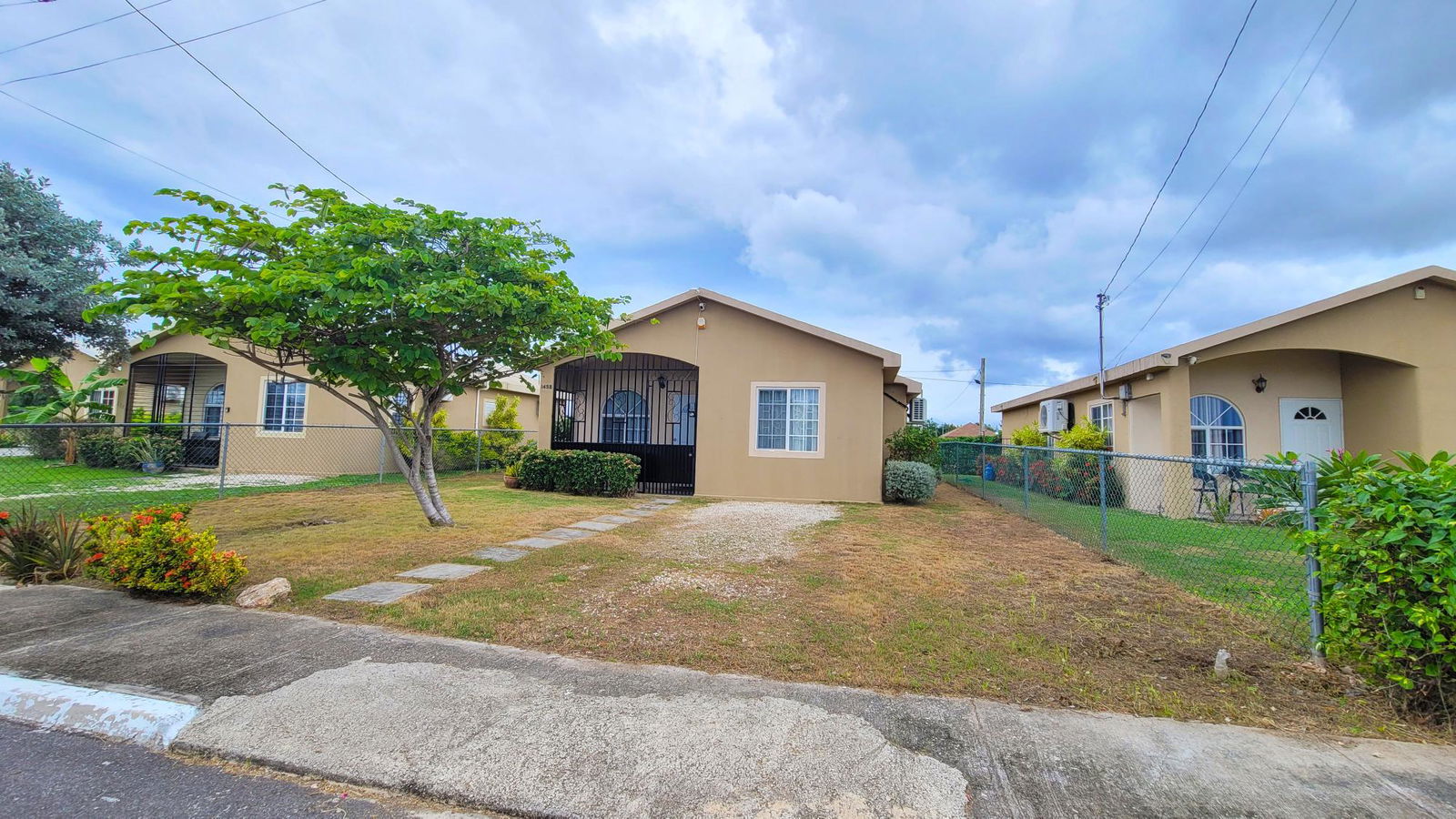 Second image of 1456- Phoenix Park Village in Greater Portmore, St. Catherine, Jamaica - property is For Sale