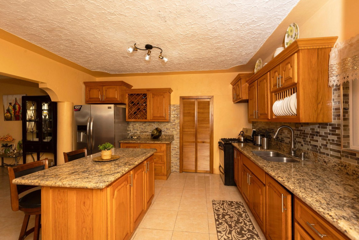 Fourth image of 269 Sandhill Circle, Hellshir in HELLSHIRE HILLS, St. Catherine, Jamaica - property is For Sale