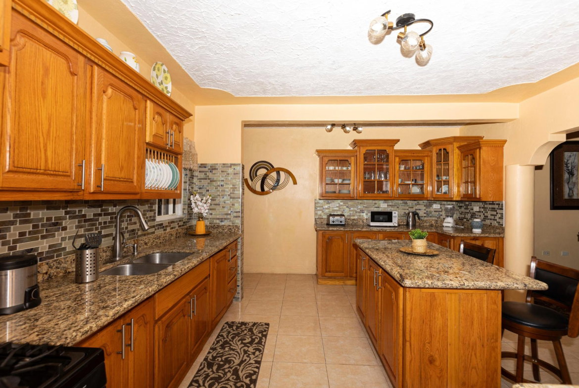 Fifth image of 269 Sandhill Circle, Hellshir in HELLSHIRE HILLS, St. Catherine, Jamaica - property is For Sale