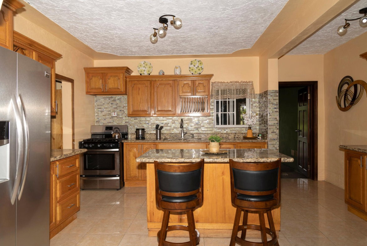Sixth image of 269 Sandhill Circle, Hellshir in HELLSHIRE HILLS, St. Catherine, Jamaica - property is For Sale