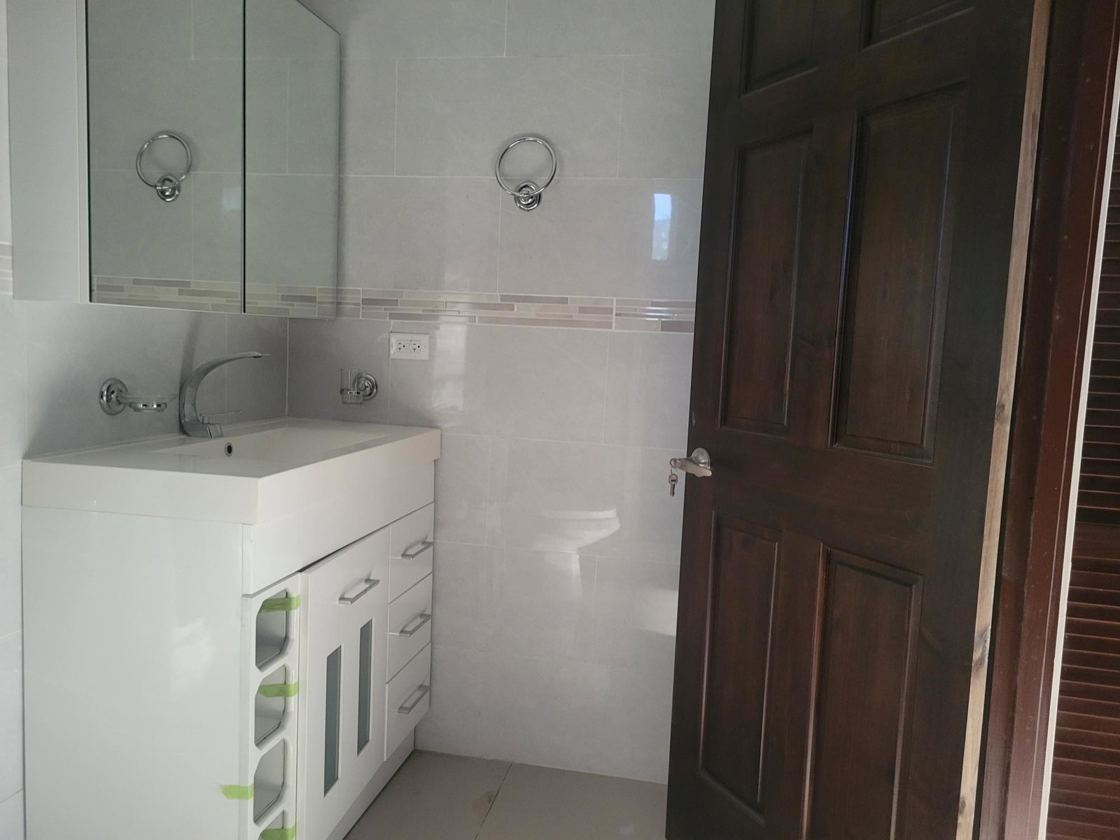 Fifth image of 8-12 Lyndale Avenue in Molynes Gardens, St. Andrew, Jamaica - property is For Sale