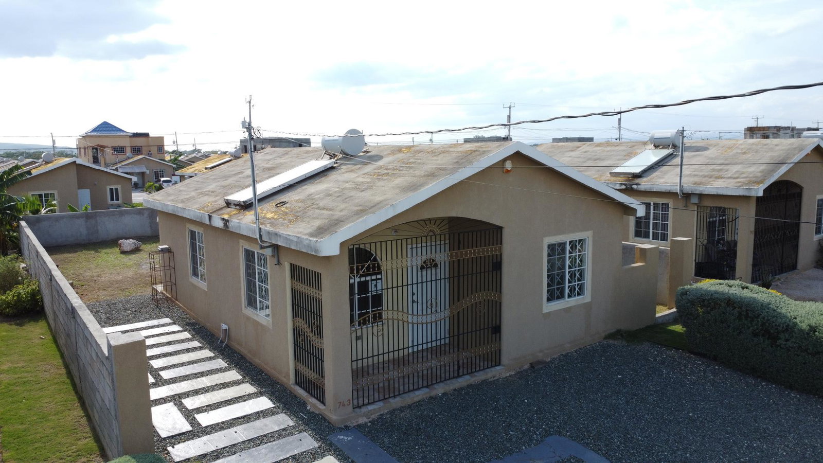 Seventh image of 743 Phoenix Park Village in Greater Portmore, St. Catherine, Jamaica - property is For Rent