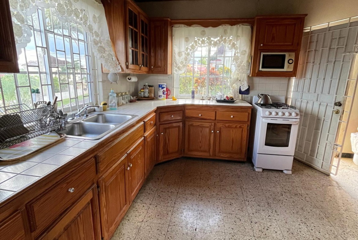 Fifth image of 5 Mockingbird Close in Mandeville, Manchester, Jamaica - property is For Rent