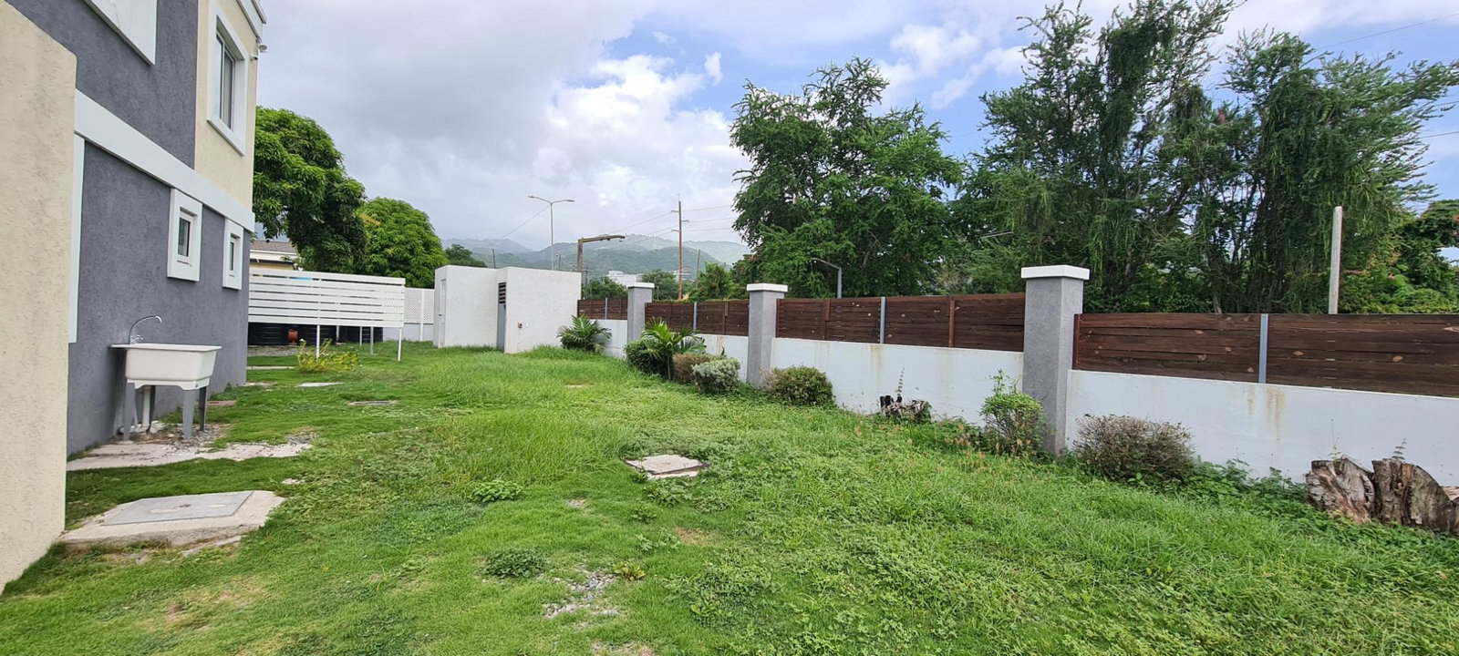 Sixteenth image of 4-2 Spathodia Avenue in Kingston 6, St. Andrew, Jamaica - property is For Rent