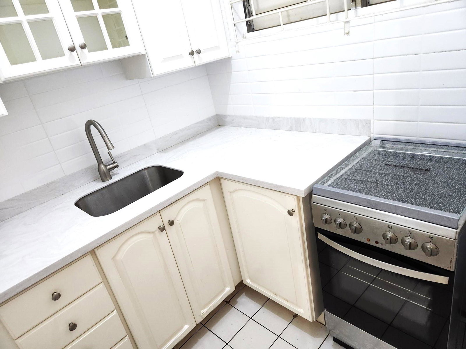 Charming-1-Bedroom-Apartment-for-Sale-in-Upper-Braemar-Avenue-Jamaica Fourth image of 21-8 Upper Braemar Ave in Kingston 10, St. Andrew, Jamaica - property is For Sale